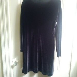 Maggie London Black long sleeve. velvet dress sz L